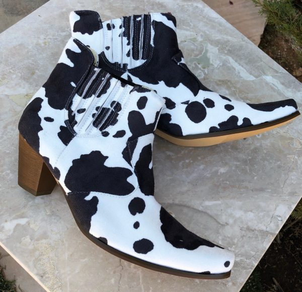 Cow Print Western Boots   8 For Sale