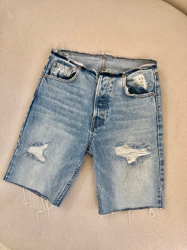 Distressed Edge Bermuda Shorts Supply